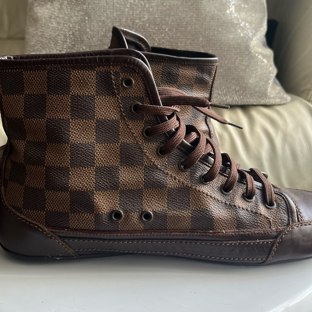 Authentic LV Damier leather High-Top Sneakers - Picture 5 of 10